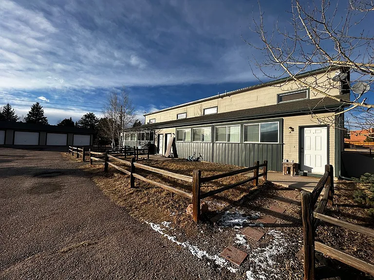 640 Forest Edge Rd — Photo 1