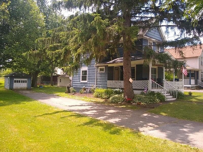2nd image of 24 Main St