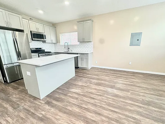 Rented by Papp Realty | media 5