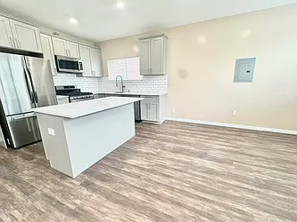 Rented by Papp Realty