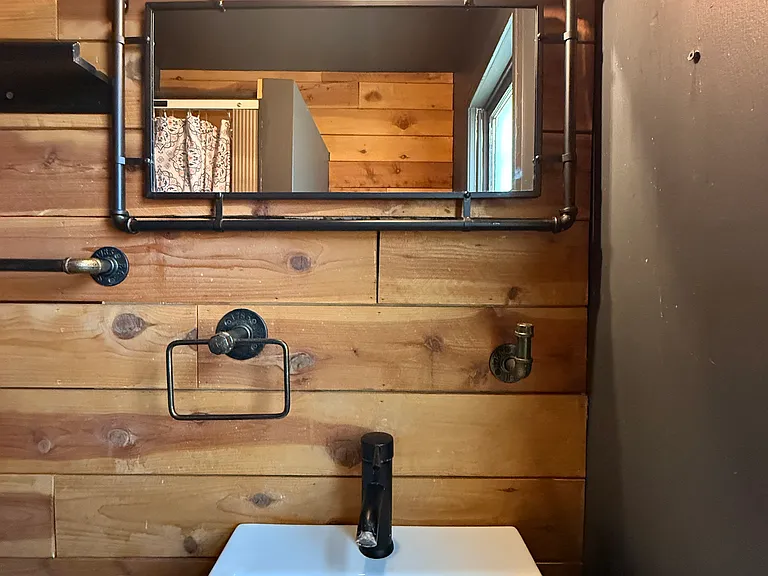235 S Vine St — Photo 15