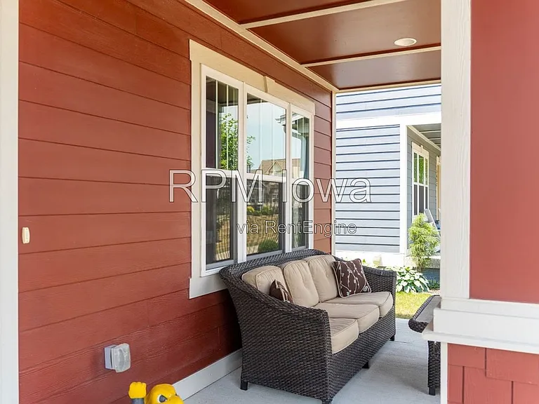 1651 SW Arlan Dr — Photo 3