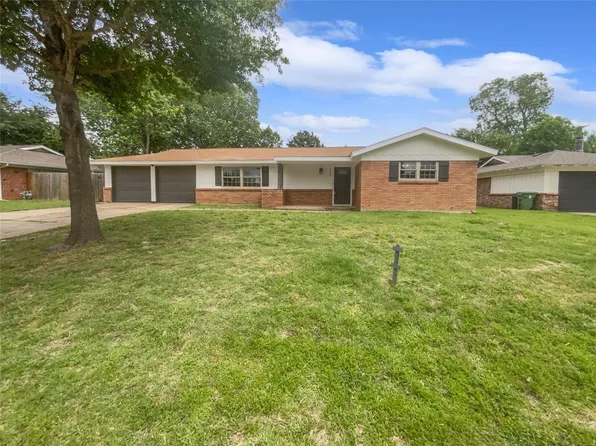 1008 Eunice St, Hurst, TX 76053