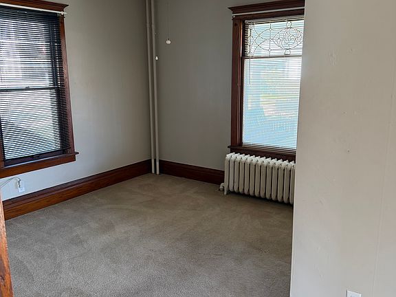 4th image of 113 N Division Ave