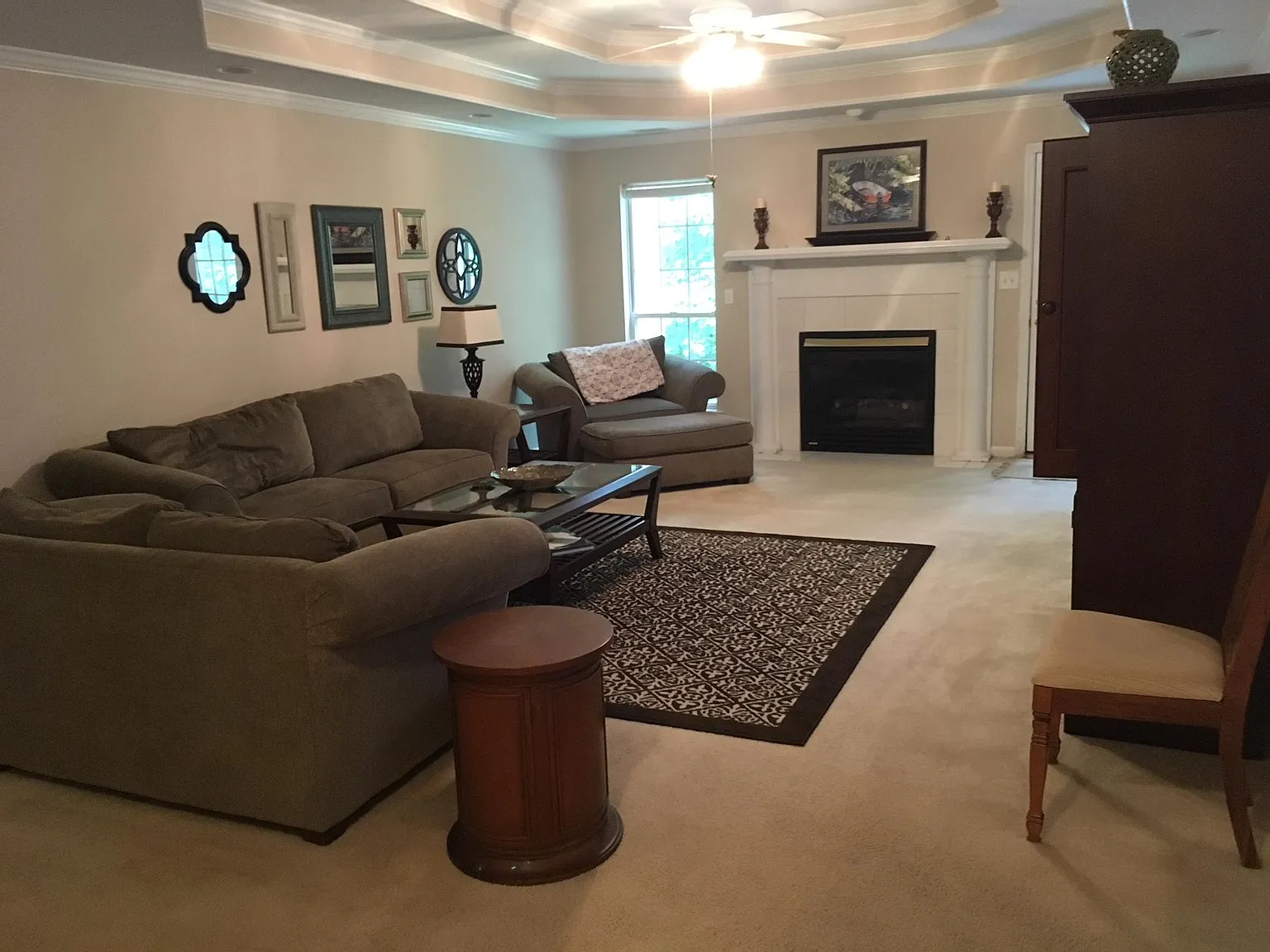 3 bed, 1867 sqft, $1,900 — Photo 2
