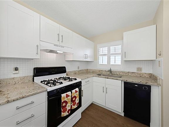 5th image of 2850 59TH STREET S #204