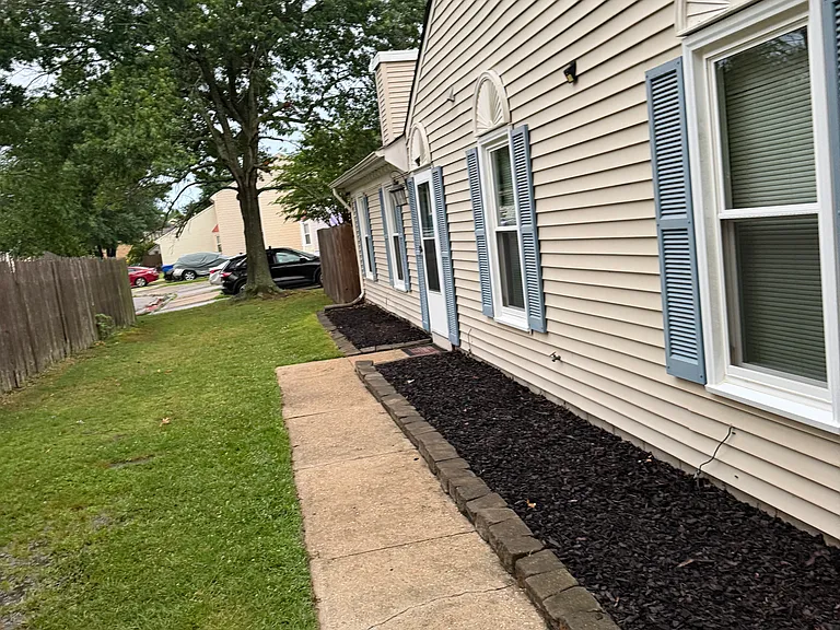 307 Gambrill Ct — Photo 10