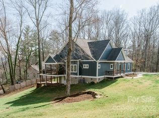 176 Lone Oak Dr, Mills River, NC 28759