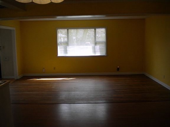 4th image of 511 Indian Creek Dr