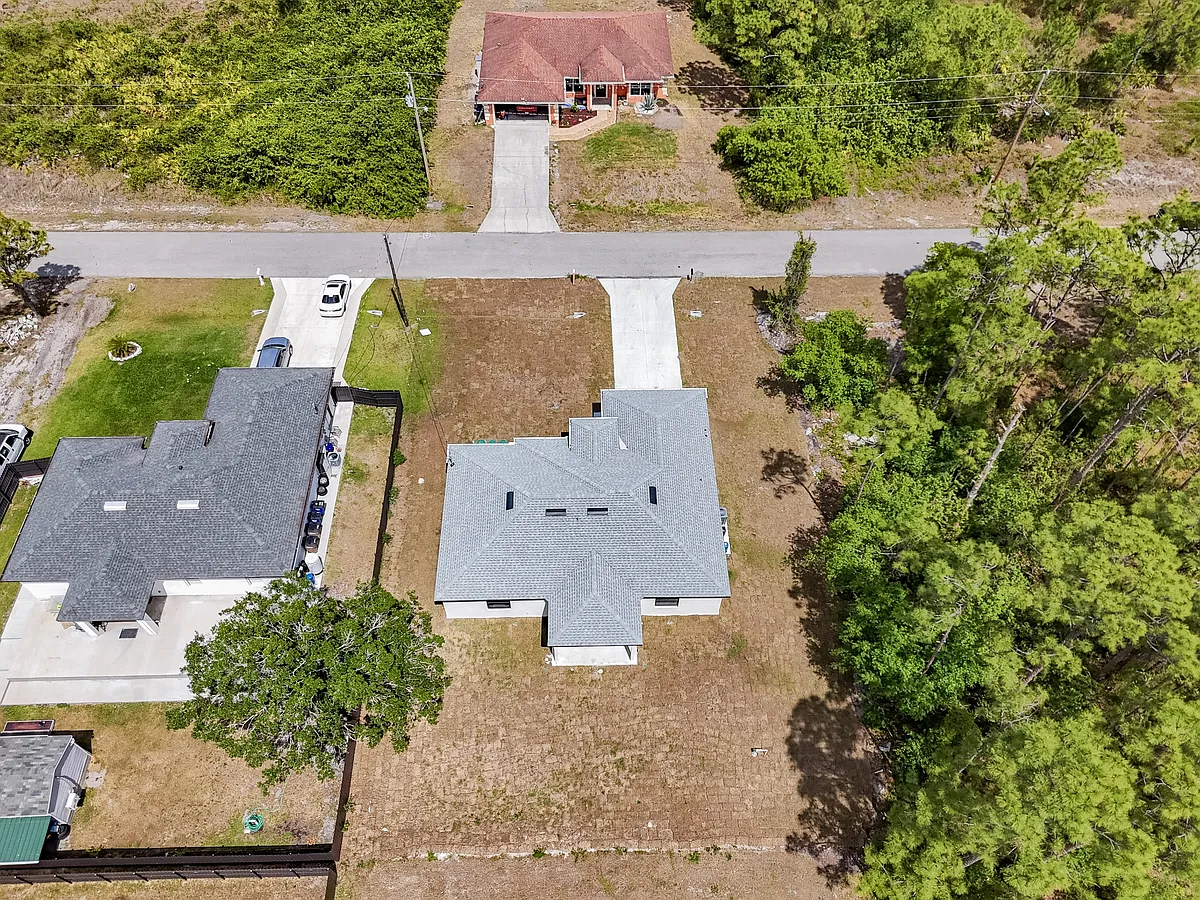 Building Photo - 488 Lillon Ave S