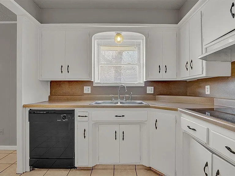 1000 W Silver Meadow Dr — Photo 11