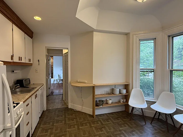 24 Warren Ave — Photo 6