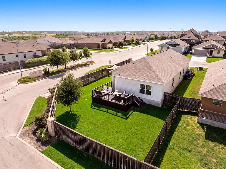 5702 Cicada Cir — Photo 40