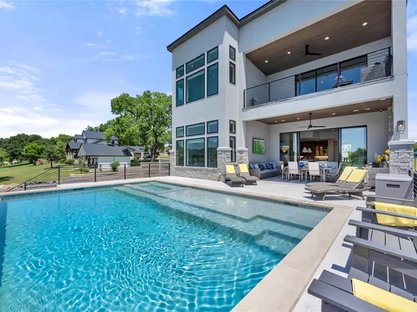 3208 River Oaks Dr, Kingsland, TX 78639