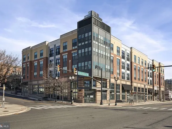 989 S Buchanan St, Arlington, VA 22204