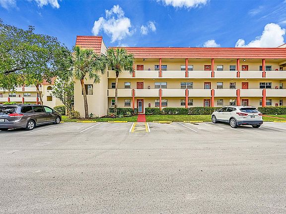 2nd image of 2931 Sunrise Lakes Drive #301