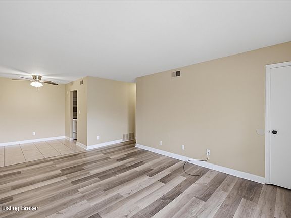 4th image of 1972 Goldsmith Ln APT 4