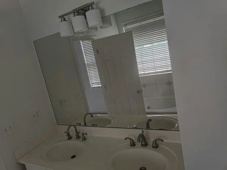 6806 Lombard Ct — Photo 14
