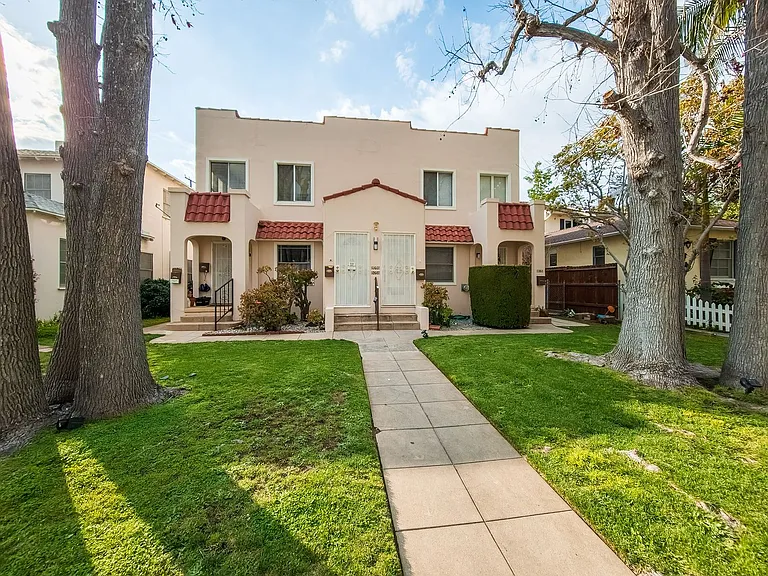 803 Lindaraxa Park N #B — Photo 1