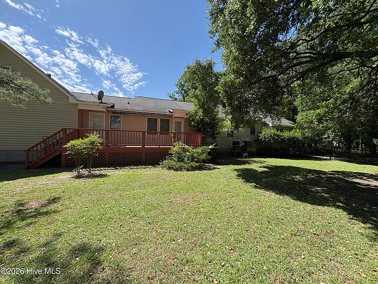 901 Firefly Ct — Photo 30