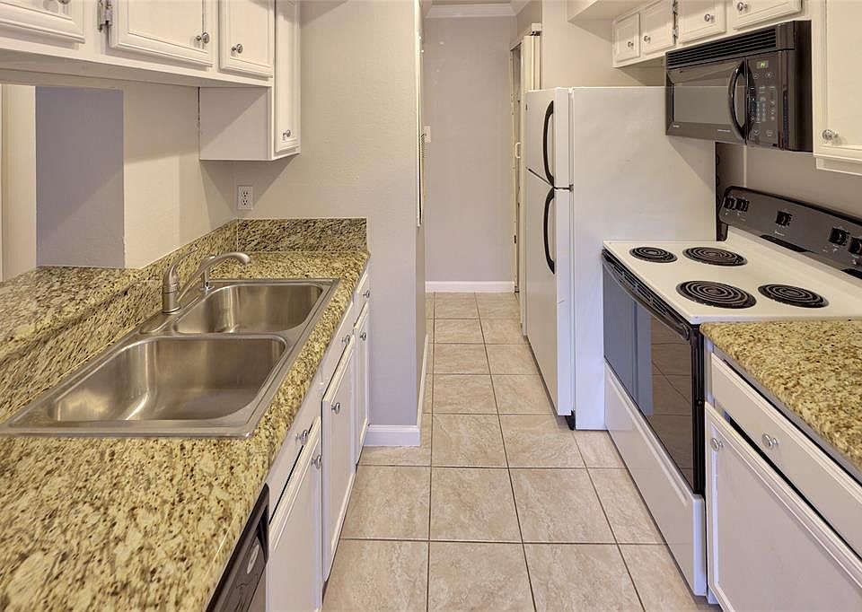 1st image of 2025 Augusta Dr APT 104