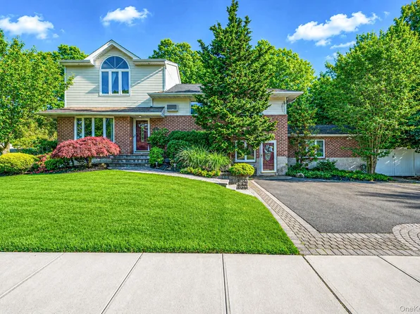 11 Lourae Drive, Massapequa Park, NY 11762