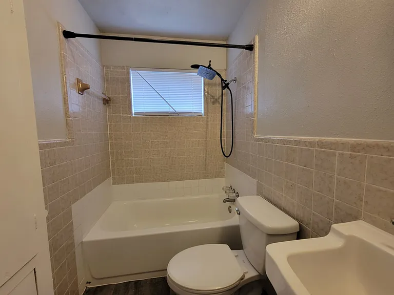 1220 Lewis Dr — Photo 6