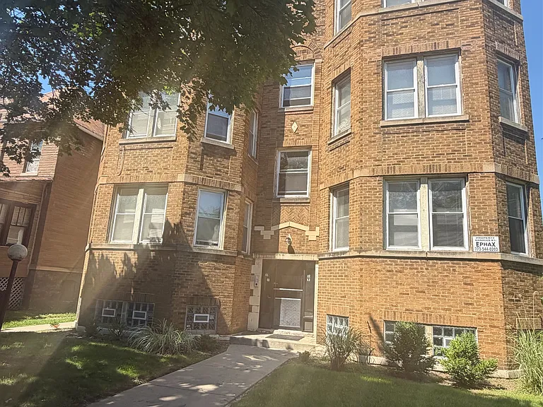6920 S Vernon Ave — Photo 1