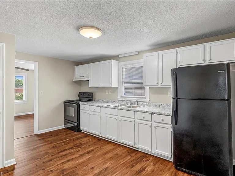 104 S Raleigh St — Photo 14