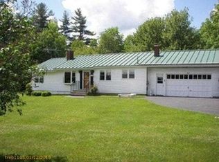 313 Old Lewiston Rd, Winthrop, ME 04364