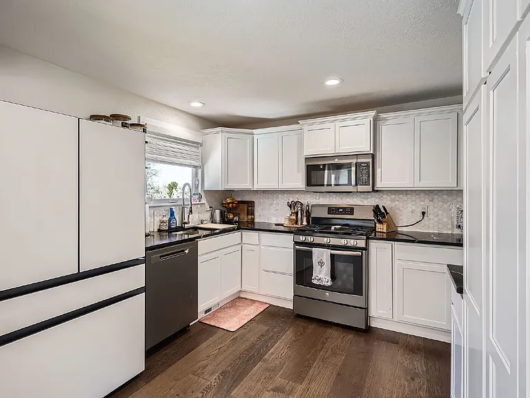 7995 Flower St — Photo 8