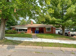 904 Hillcrest Ave, Wausau, WI 54401