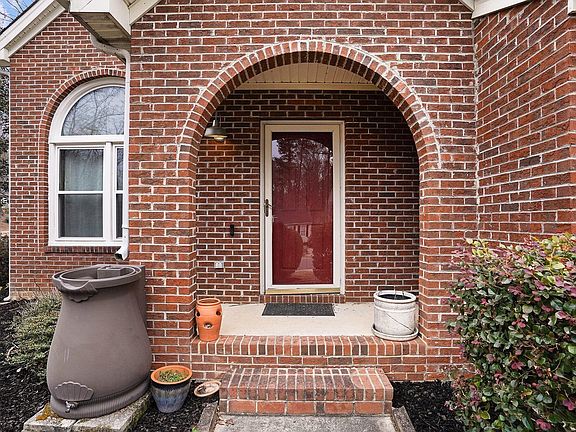 3rd image of 118 Carmel Woods Ct