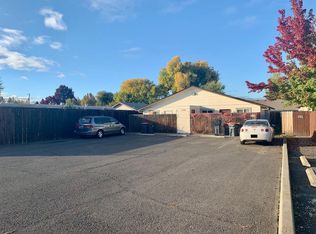 158 Seroba Cir, Medford, OR 97501