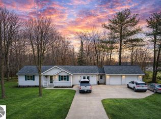 1312 Vinewood St, Clare, MI 48617