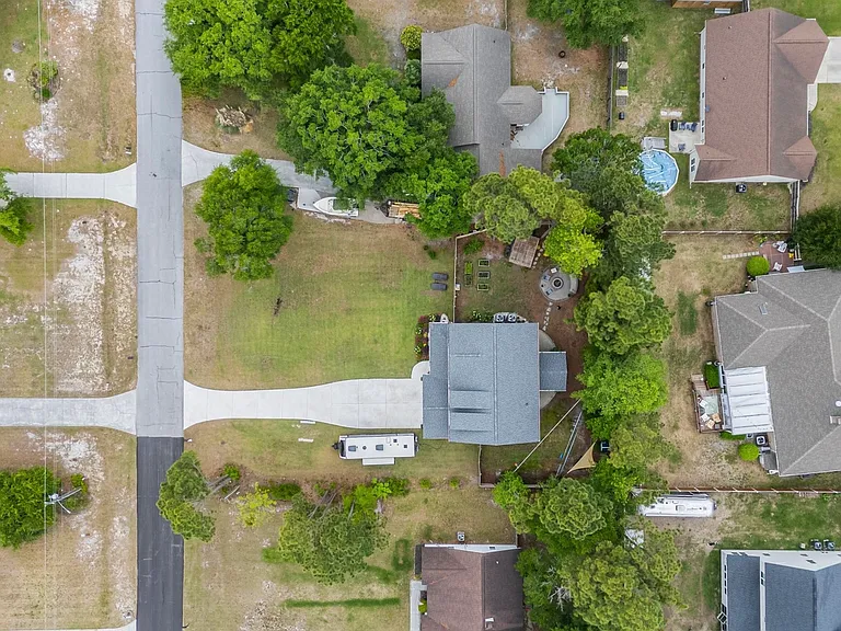 247 Shellbank Dr — Photo 33