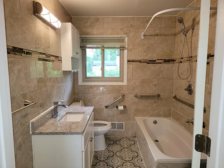 1022 Adams St — Photo 20