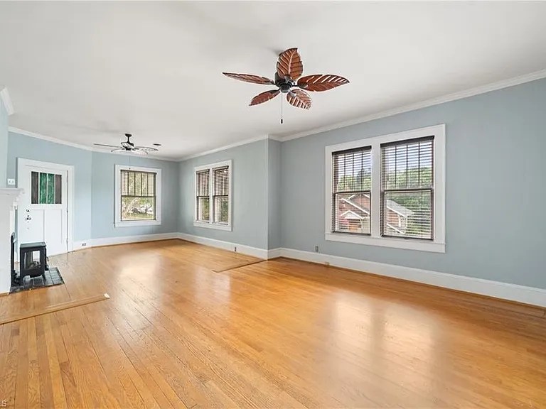 2083 Elizabeth Ave — Photo 4