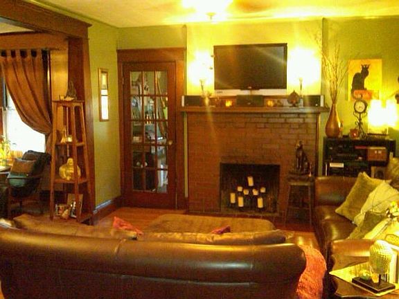 LR with working fireplace