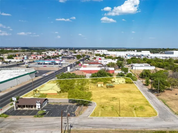 1608 SE 1st St, Mineral Wells, TX 76067
