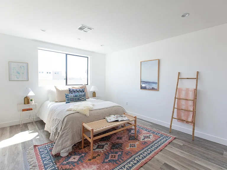 5012 Slauson — Photo 19