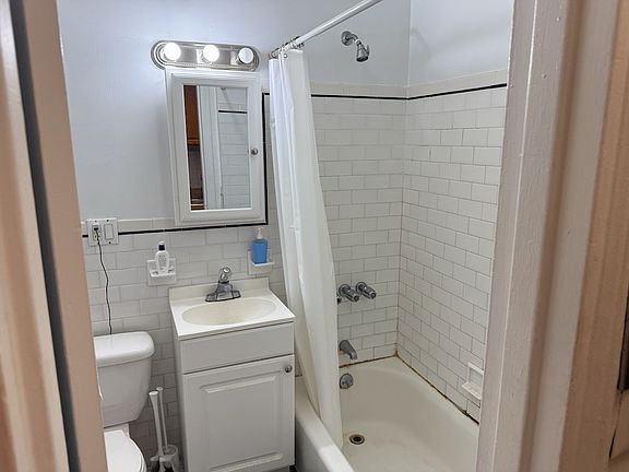 3rd image of 17 W 76th St APT 3D