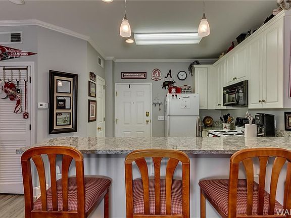 5th image of 712 Frank Thomas Ave