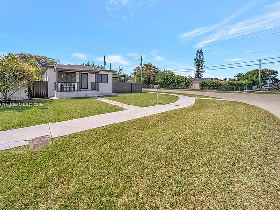 3rd image of 7470 SW 37th St