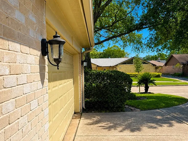 14906 Brookpoint Dr — Photo 28