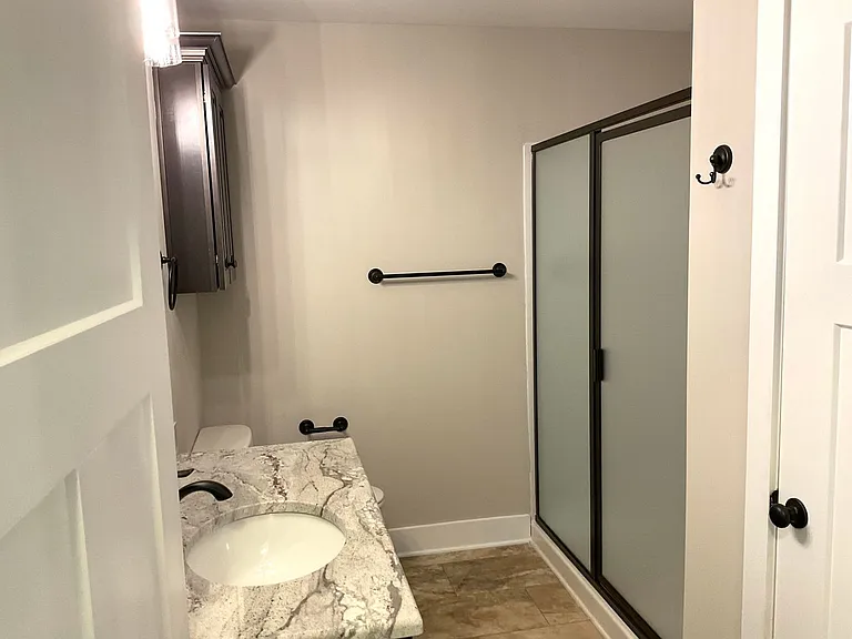 904 E Pine St — Photo 13