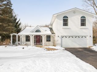 7613 S Meadow Ln, Cary, IL 60013