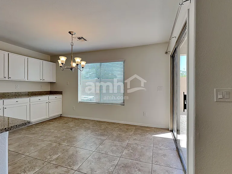 770 E Reflection Pl — Photo 4