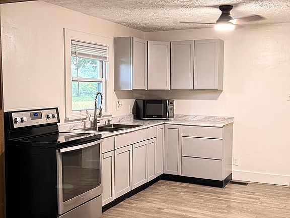 3rd image of 5041 Ravenna Ave SE
