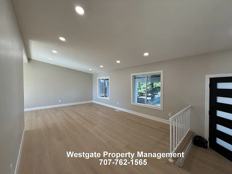 678 Holly Ave — Photo 25